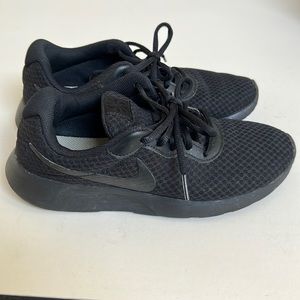 Nike Women's Tanjun Shoes Size 7.5
